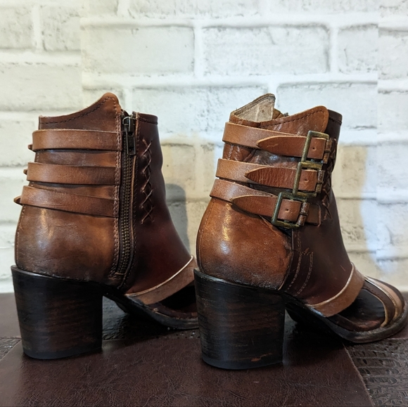 FreeBird RARE Peru Leather Ankle Bootie size 6 - Picture 8 of 15